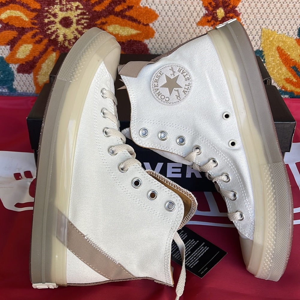Converse A03294C
CTAS CX HI
EGRET/NOMAD KHAKI/WHEAT WMNS sneakers - Picture 12 of 16